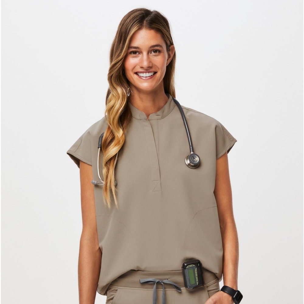 Figs Women’s Latte Rafaela Oversized Scrub Top Small